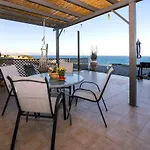 Mata's Sea House בית נופש
