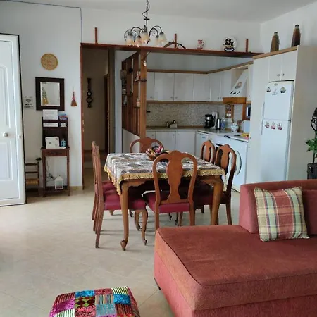 Mata's Sea House * Lakhania