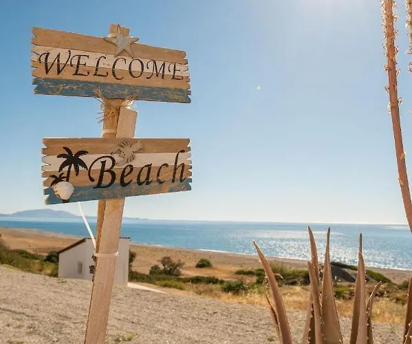 Mata's Sea House Tatil Evi Lakhania