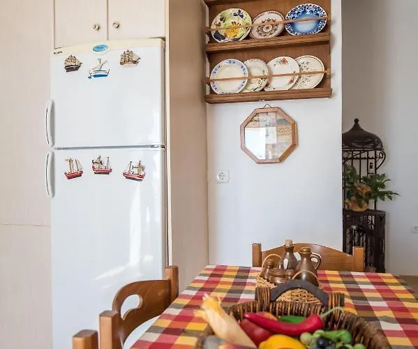 Mata's Sea House Tatil Evi Lakhania